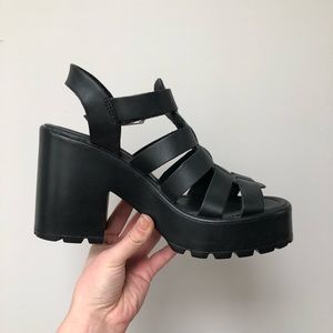 ROC Australia motto platform sandal